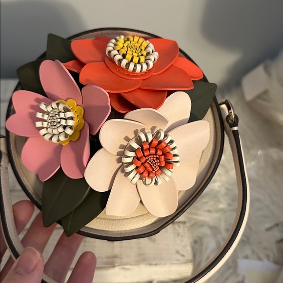 Kate spade wicker flower bouquet bag - Picture 3 of 13